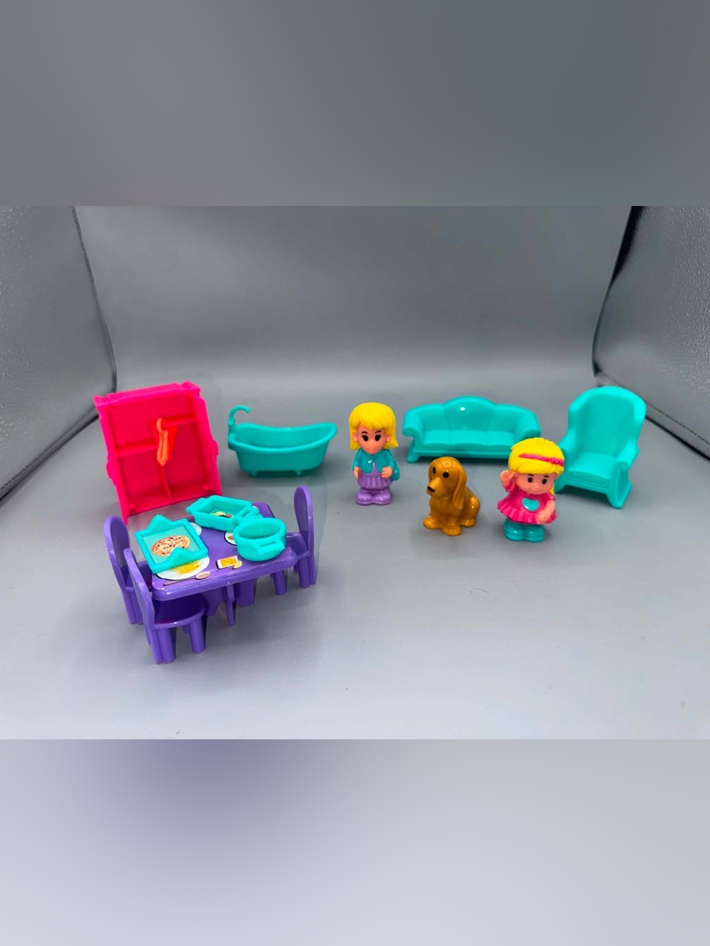 Keenway dollhouse furniture and family set